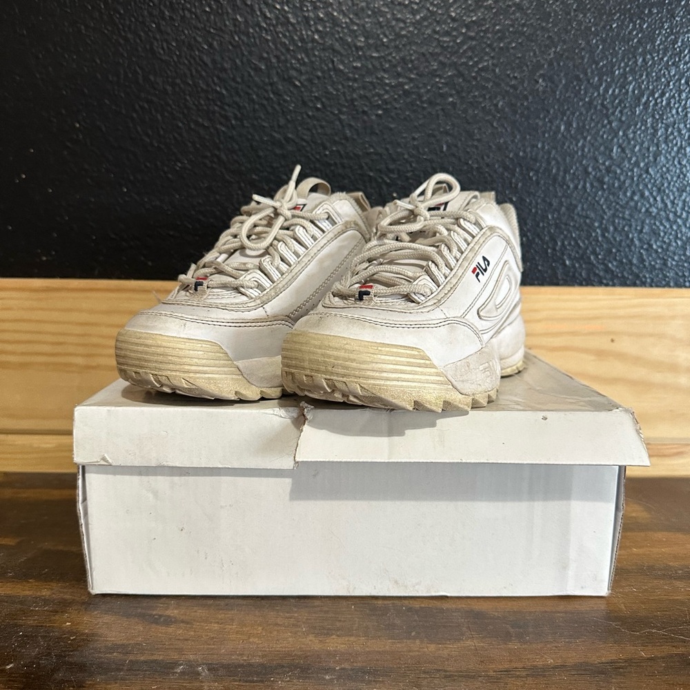 Kids Vintage Fila Shoes Size 2.5
